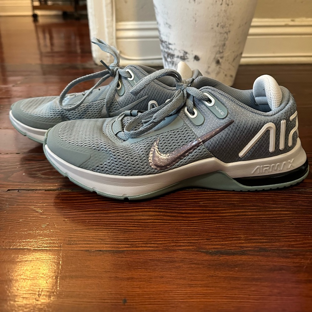 NIKE AIRMAX SHOES